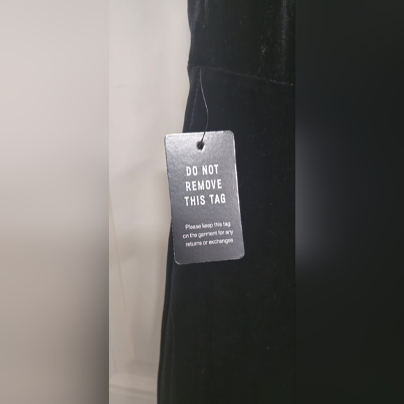 Women's Size Medium Express Little Black Dress. BNWT!! - Picture 3 of 16